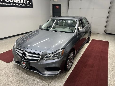 Used 2016 Mercedes-Benz E 350 4MATIC Sedan image 5