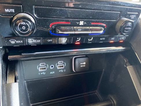 Used 2023 Jeep Grand Cherokee L Laredo RWD image 12