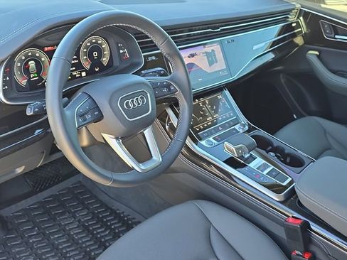 Used 2025 Audi Q8 Premium Plus image 16