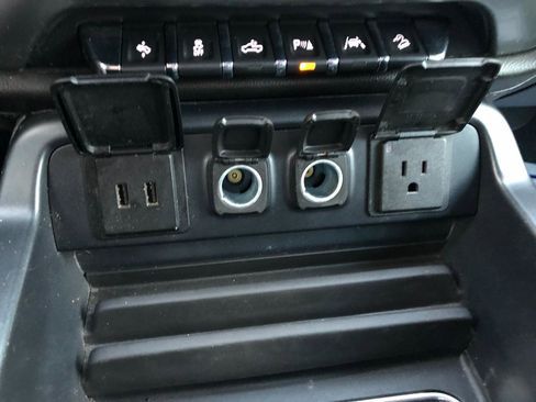 Used 2017 Chevrolet Silverado 1500 LTZ Z71 w/ Redline Edition image 30