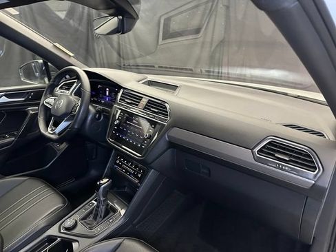 Used 2024 Volkswagen Tiguan SE R-Line AWD/4WD image 17