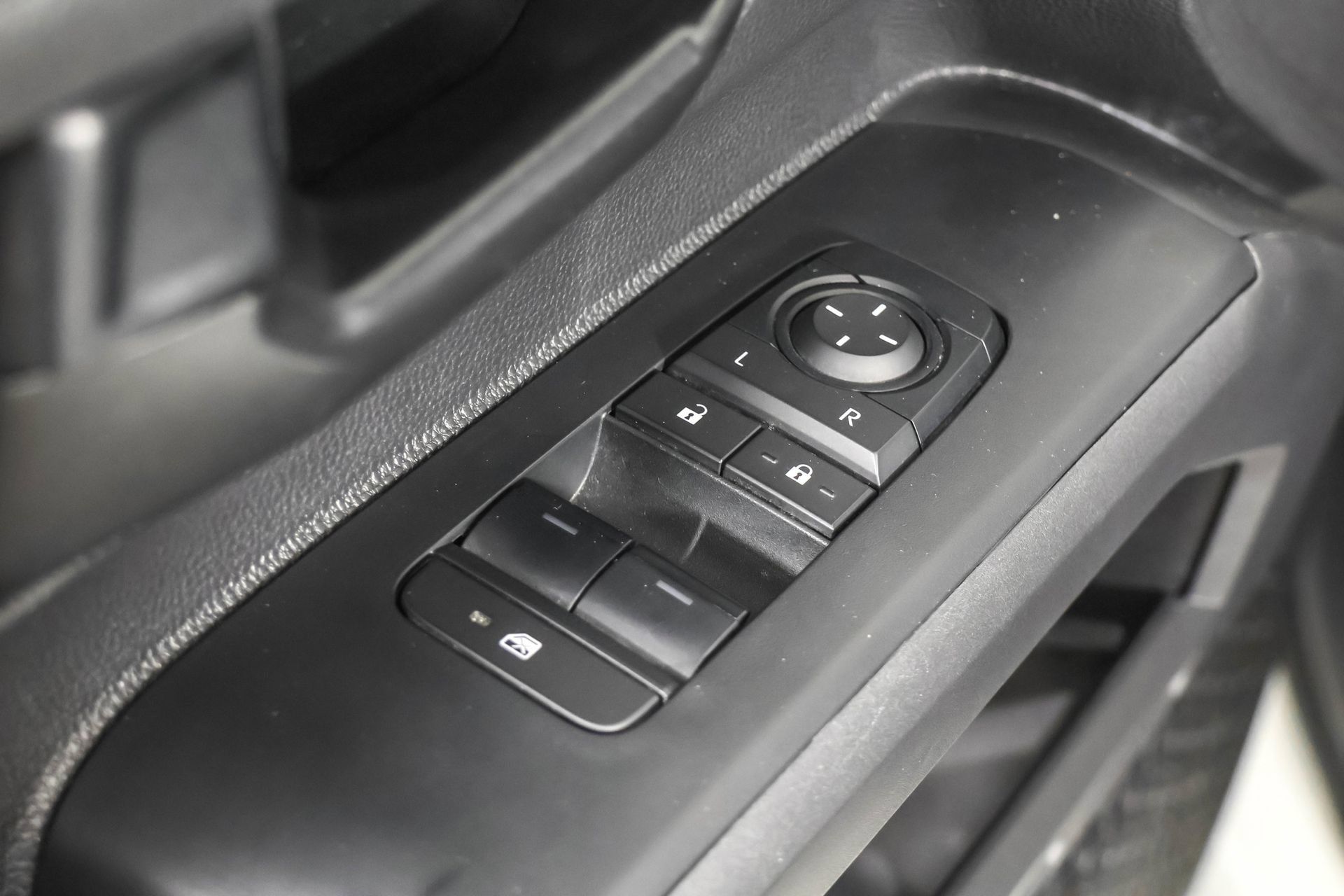 Used 2024 Toyota Tacoma SR RWD image 35