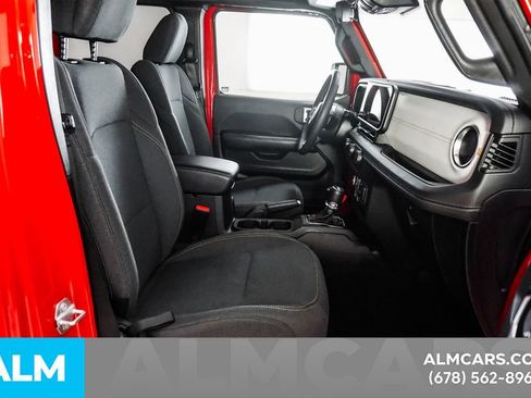 Used 2025 Jeep Wrangler Unlimited Sahara AWD/4WD image 19
