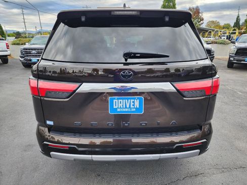 Used 2024 Toyota Sequoia Limited image 6