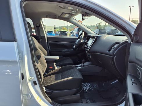Used 2025 Mitsubishi Outlander Sport LE AWD/4WD image 23