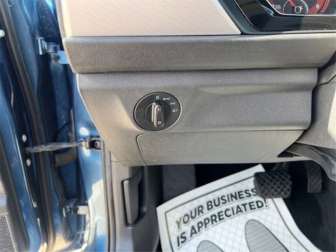 Used 2019 Volkswagen Jetta R-Line image 17