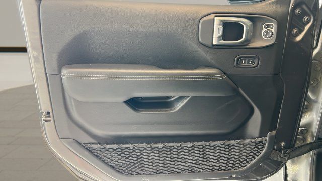 Used 2021 Jeep Gladiator Overland w/ Uconnect 4C Nav & Sound Group AWD/4WD image 9