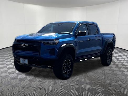 Used 2024 Chevrolet Colorado ZR2 w/ Technology Package AWD/4WD image 3
