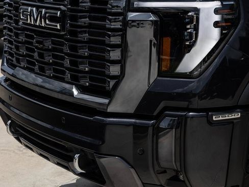 Used 2024 GMC Sierra 2500 Denali Ultimate image 7