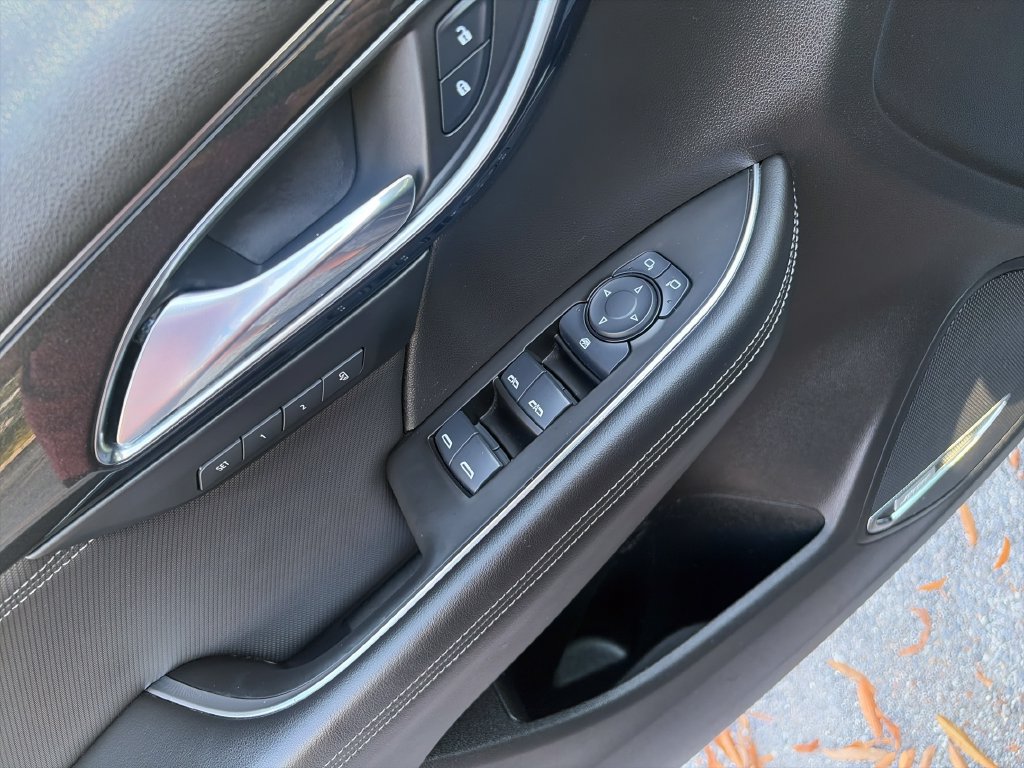 Used 2024 Buick Envision Preferred AWD/4WD image 12