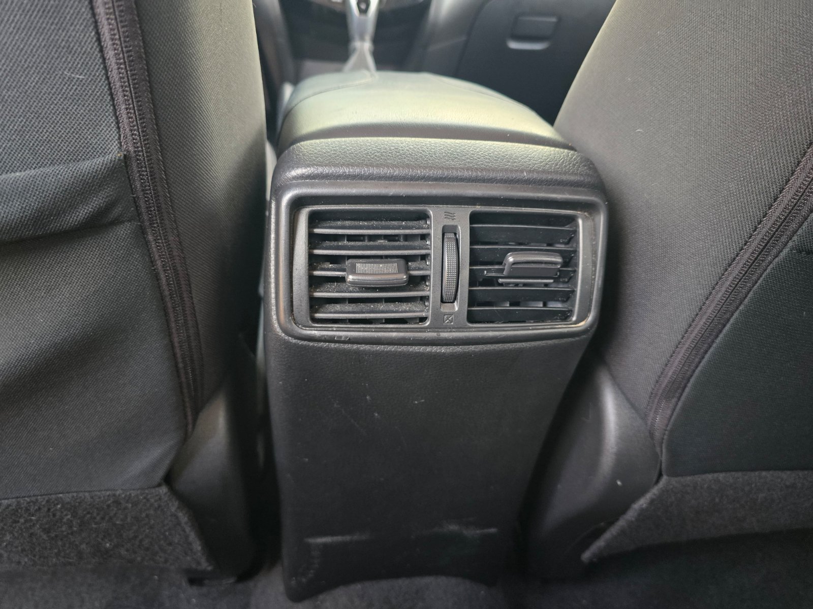Used 2020 Nissan Rogue SV AWD/4WD image 25