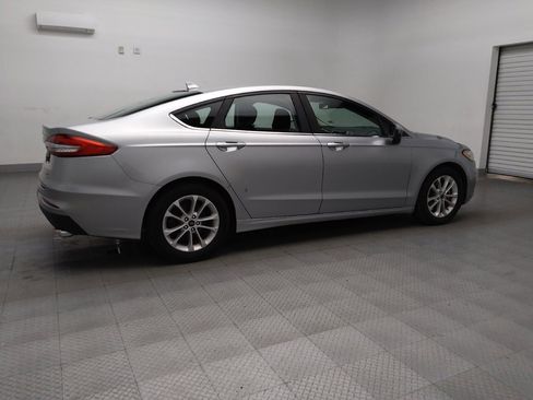 Used 2020 Ford Fusion SE image 10