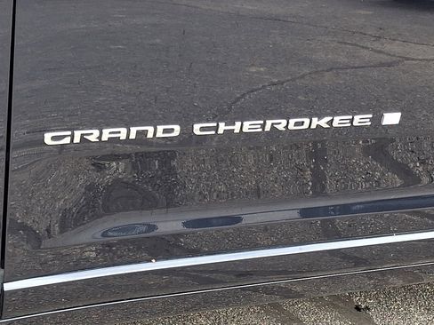 Certified 2023 Jeep Grand Cherokee L Overland w/ Advanced Protech Group III image 32