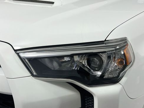 Used 2022 Toyota 4Runner TRD Off-Road Premium w/ Moonroof Package AWD/4WD image 11
