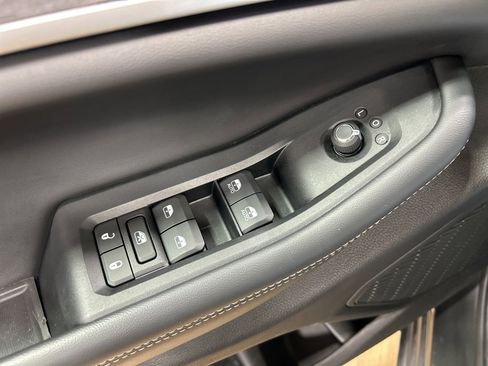 Certified 2023 Jeep Grand Cherokee L Limited w/ Luxury Tech Group II image 34