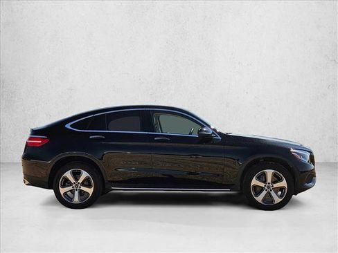 Used 2017 Mercedes-Benz GLC 300 4MATIC Coupe image 4