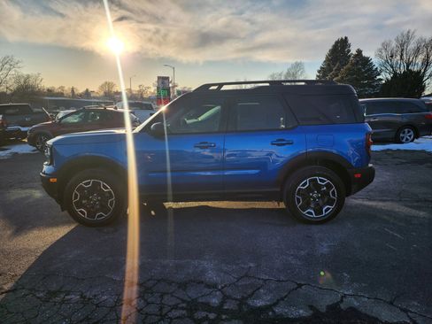 Used 2025 Ford Bronco Sport Outer Banks image 4