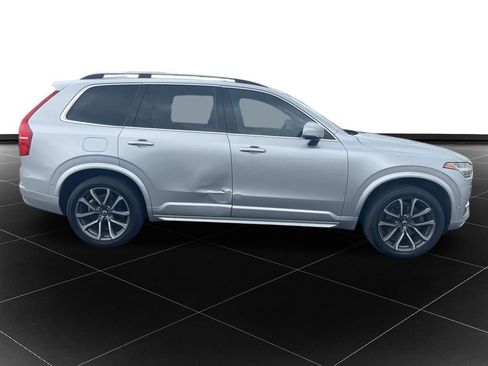 Used 2017 Volvo XC90 T6 Momentum w/ Vision Package AWD/4WD image 6
