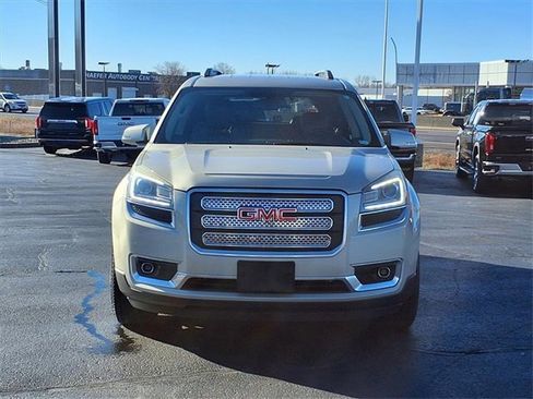 Used 2015 GMC Acadia SLT image 34