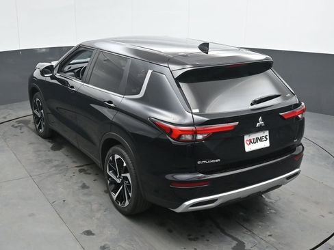 Used 2024 Mitsubishi Outlander SE image 41