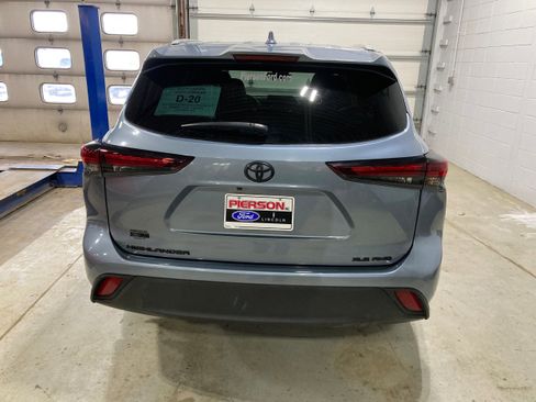 Used 2024 Toyota Highlander XLE image 15