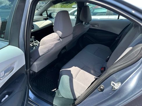 Used 2023 Toyota Corolla SE FWD image 3