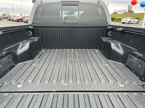 Used 2018 Toyota Tacoma SR5 image 21