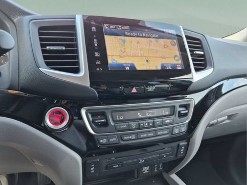 Used 2017 Honda Pilot Touring image 14
