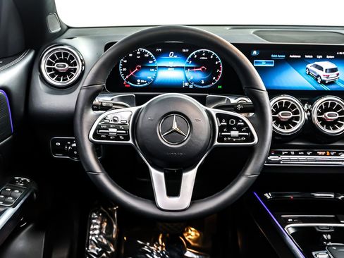 Used 2020 Mercedes-Benz GLB 250 image 18