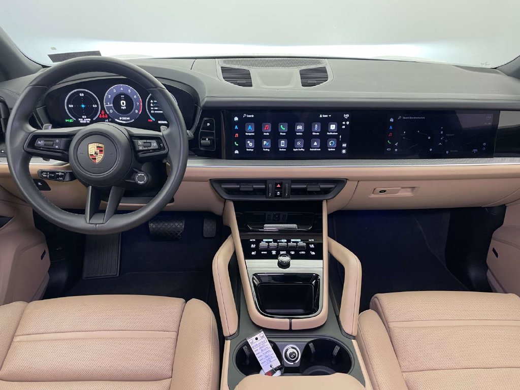 Certified 2024 Porsche Cayenne AWD/4WD image 26