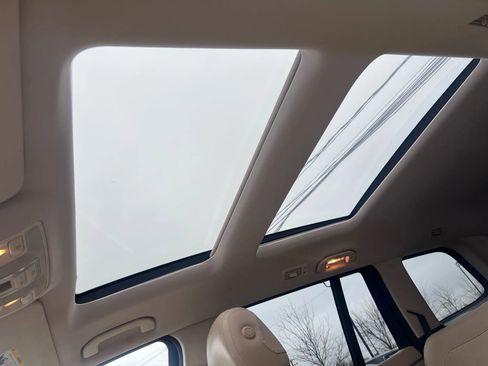 Used 2017 Mercedes-Benz GLS 450 4MATIC image 25