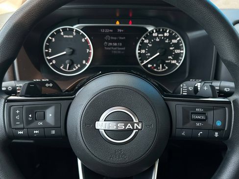 Used 2023 Nissan Rogue SV FWD image 22