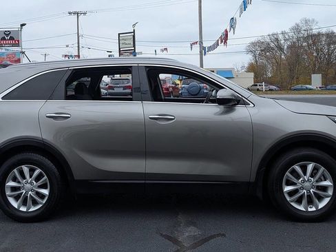 Used 2016 Kia Sorento FWD image 6