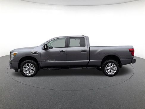 Used 2024 Nissan Titan SV w/ SV Convenience Package image 8