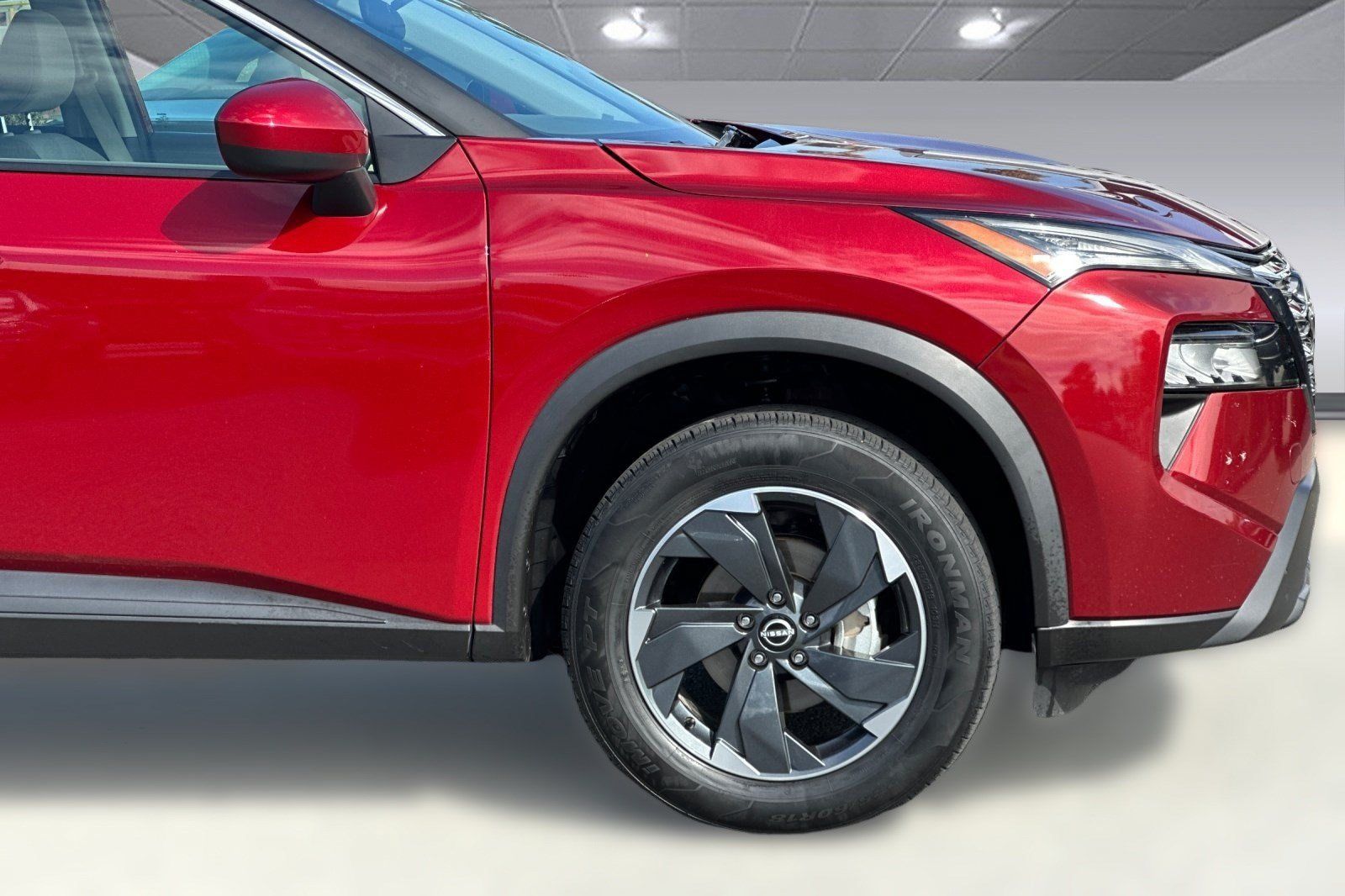 Used 2025 Nissan Rogue SV AWD/4WD image 35