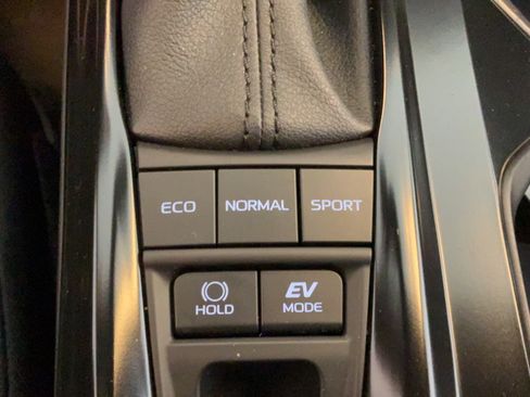 Used 2025 Toyota Camry SE FWD image 17