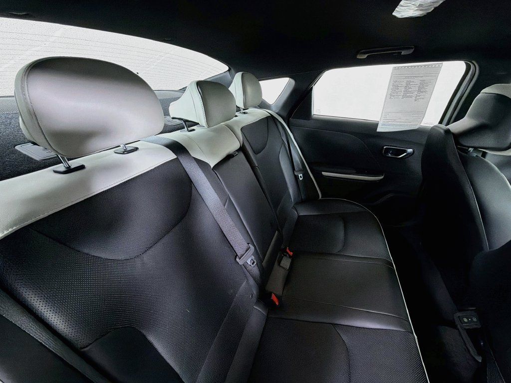 Used 2025 Kia K4 GT-Line w/ GT-Line Premium Package FWD image 26