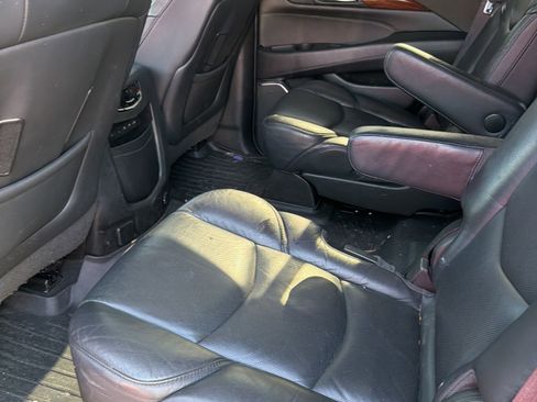 Used 2017 Cadillac Escalade Premium Luxury image 11