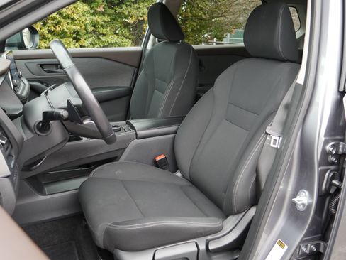 Certified 2023 Nissan Rogue S image 26