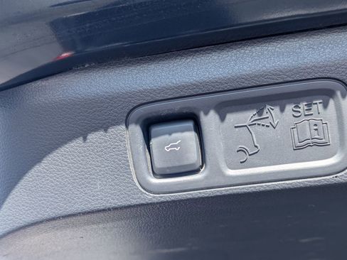 Used 2024 Ford Expedition XLT AWD/4WD image 33