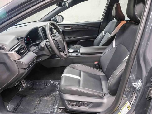 Used 2025 Toyota Camry SE FWD image 23