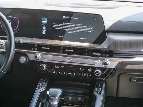 Certified 2024 Kia Telluride EX w/ EX Captain's Chair Package FWD image 16