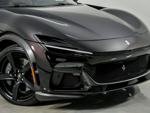 Used 2024 Ferrari Purosangue image 3