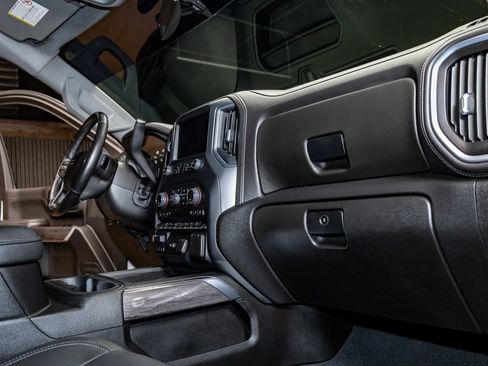 Used 2022 Chevrolet Silverado 2500 LTZ w/ LTZ Plus Package image 19