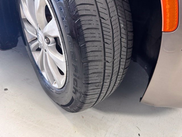 Used 2017 Chrysler Pacifica Touring-L FWD image 28