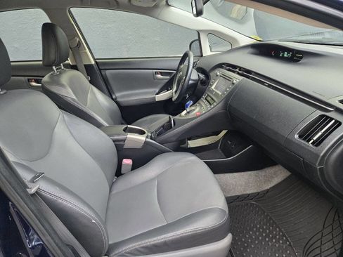 Used 2013 Toyota Prius Four FWD image 10