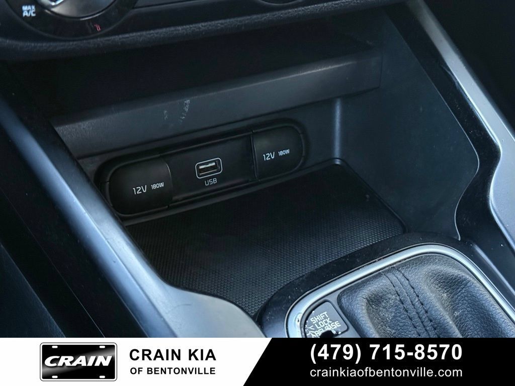 Used 2020 Kia Soul LX FWD image 17