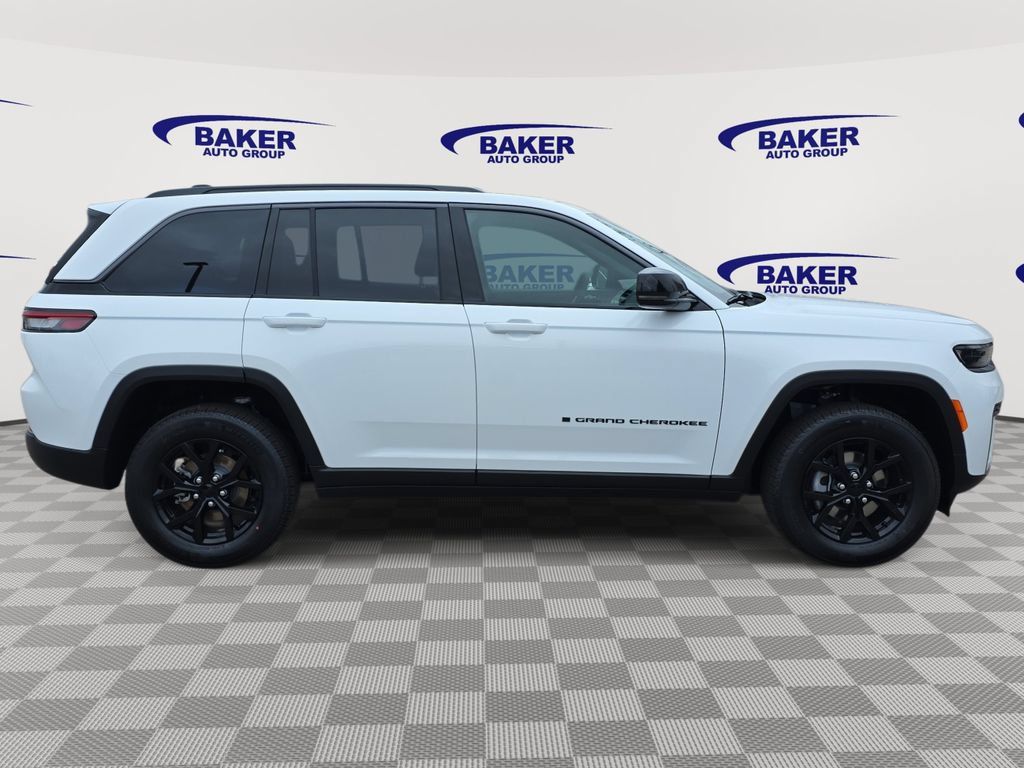 New 2026 Jeep Grand Cherokee Altitude AWD/4WD image 2