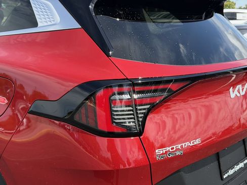 New 2027 Kia Sportage EX FWD image 11