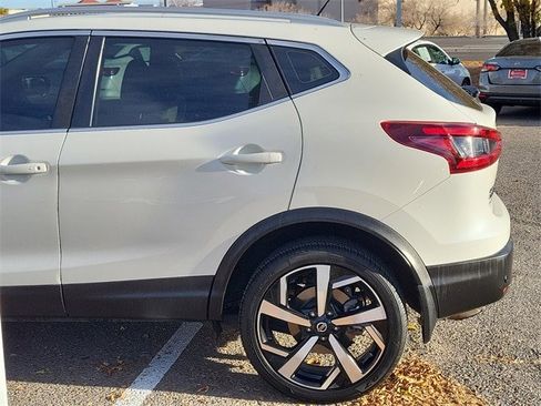 Used 2021 Nissan Rogue Sport SL w/ Premium Package image 7